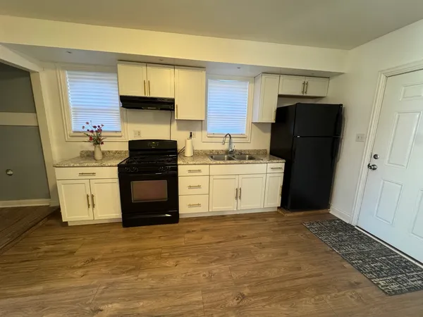 $1,700 | 617 West 43rd Place, Unit 2, Chicago, IL 60609