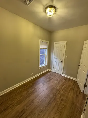 $1,700 | 617 West 43rd Place, Unit 2, Chicago, IL 60609