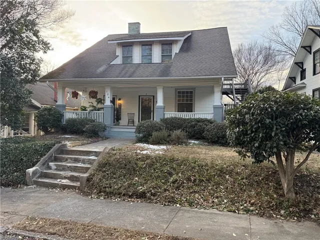 $875 | 124 Taylor Street Southwest, Unit 2, Winston-Salem, NC 27101