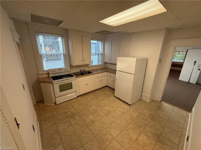 $875 | 124 Taylor Street Southwest, Unit 2, Winston-Salem, NC 27101