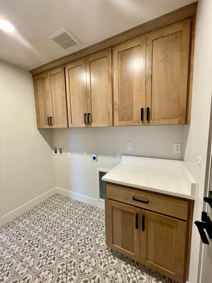 388 Randy Street Ashland, OR 97520 - Photo 23 of 30 Laundry Room