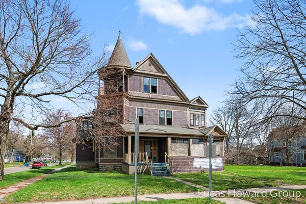$94,900 | 836 West North Street, Kalamazoo, MI 49007