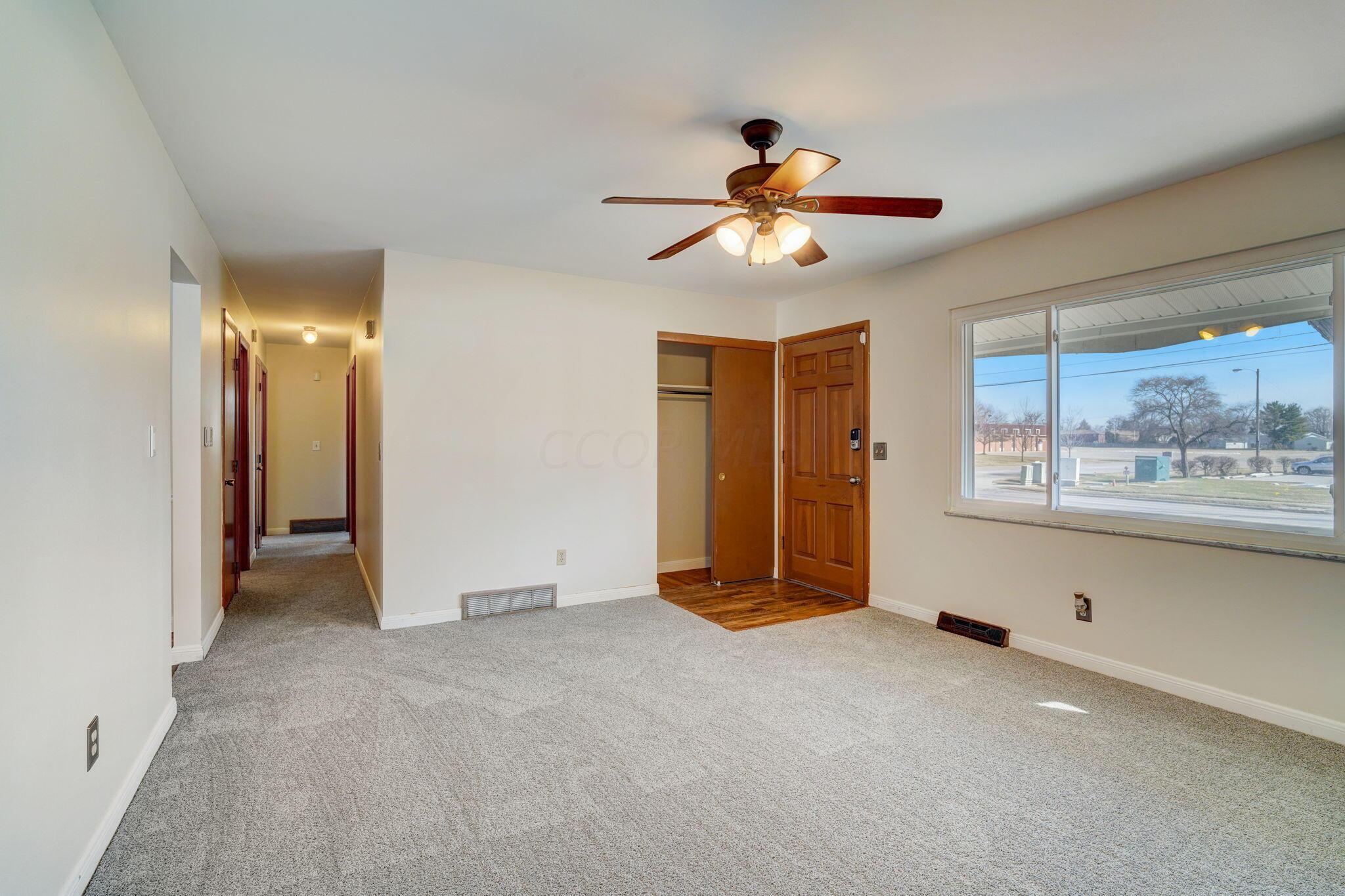 5683 Karl Road Columbus, OH 43229 - Photo 6 of 19 photo_06