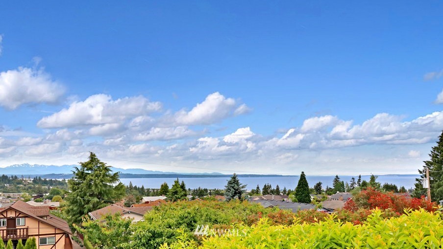1031 C Avenue South Edmonds, WA 98020 - Photo 1 of 25 a view of a lake