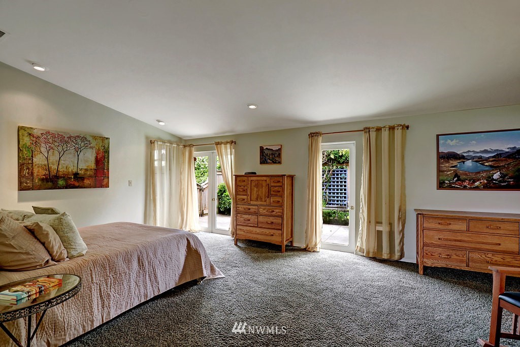 1031 C Avenue South Edmonds, WA 98020 - Photo 13 of 25 a living room with furniture and a walk in closet