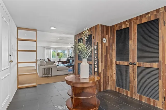 $5,995 | 5050 Coldwater Canyon Avenue, Unit 310, Sherman Oaks, CA 91423