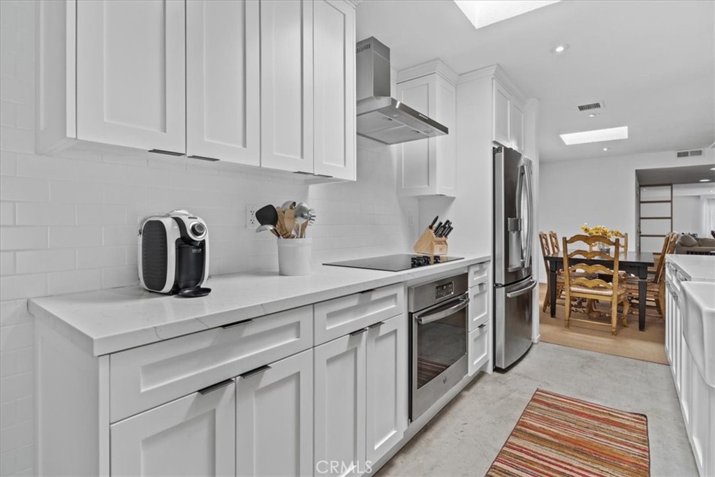 5050 Coldwater Canyon Avenue, Unit 310 Sherman Oaks, CA 91423 - Photo 11 of 26 Kitchen