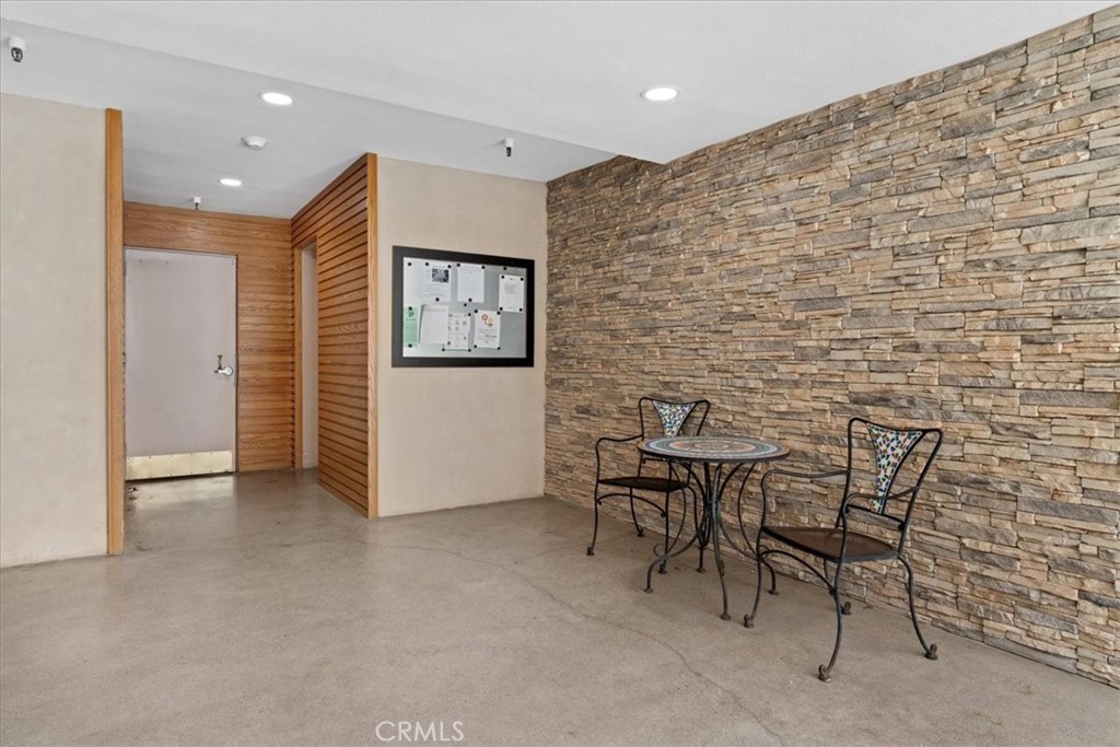 5050 Coldwater Canyon Avenue, Unit 310 Sherman Oaks, CA 91423 - Photo 24 of 26 Entrance