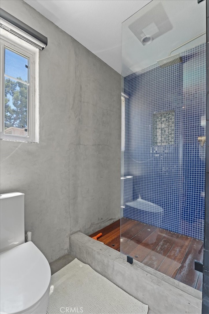 5050 Coldwater Canyon Avenue, Unit 310 Sherman Oaks, CA 91423 - Photo 4 of 26 Primary Bath