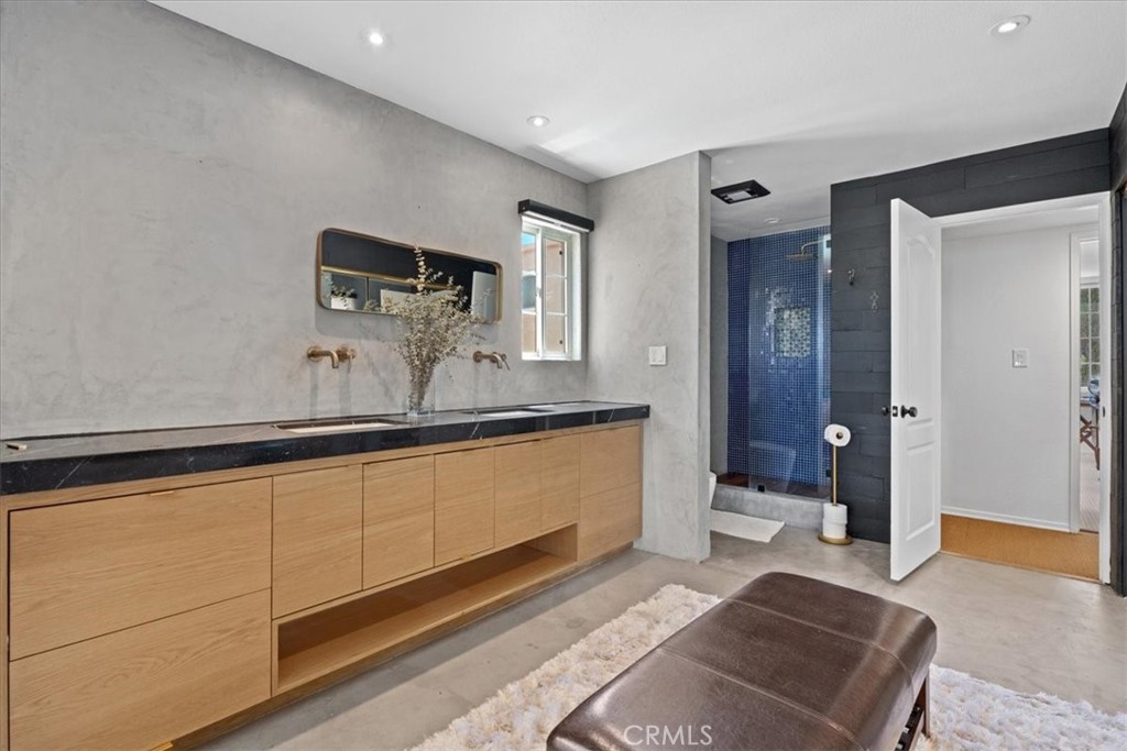 5050 Coldwater Canyon Avenue, Unit 310 Sherman Oaks, CA 91423 - Photo 6 of 26 Primary Bath