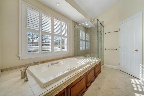 $895,000 | 5812 Old Locke Court, Roanoke, VA 24018