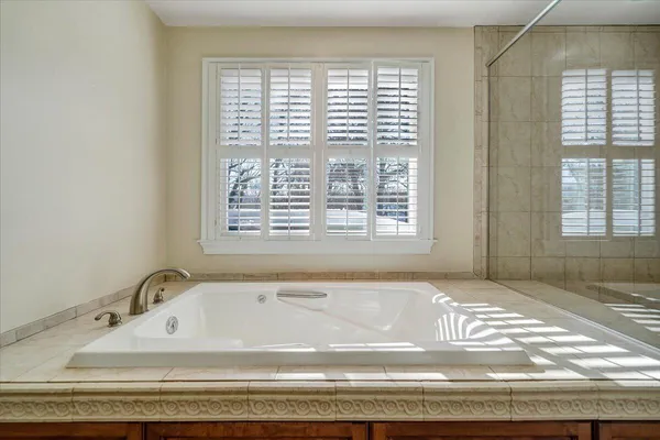 $895,000 | 5812 Old Locke Court, Roanoke, VA 24018