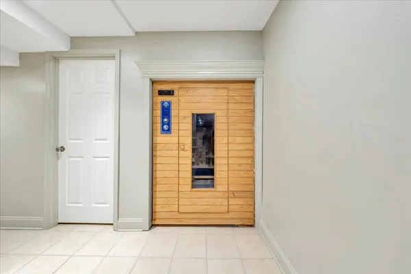 $895,000 | 5812 Old Locke Court, Roanoke, VA 24018