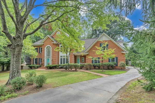 $895,000 | 5812 Old Locke Court, Roanoke, VA 24018