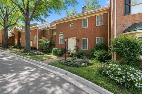 $719,000 | 40 Ivy Chase Northeast, Atlanta, GA 30342