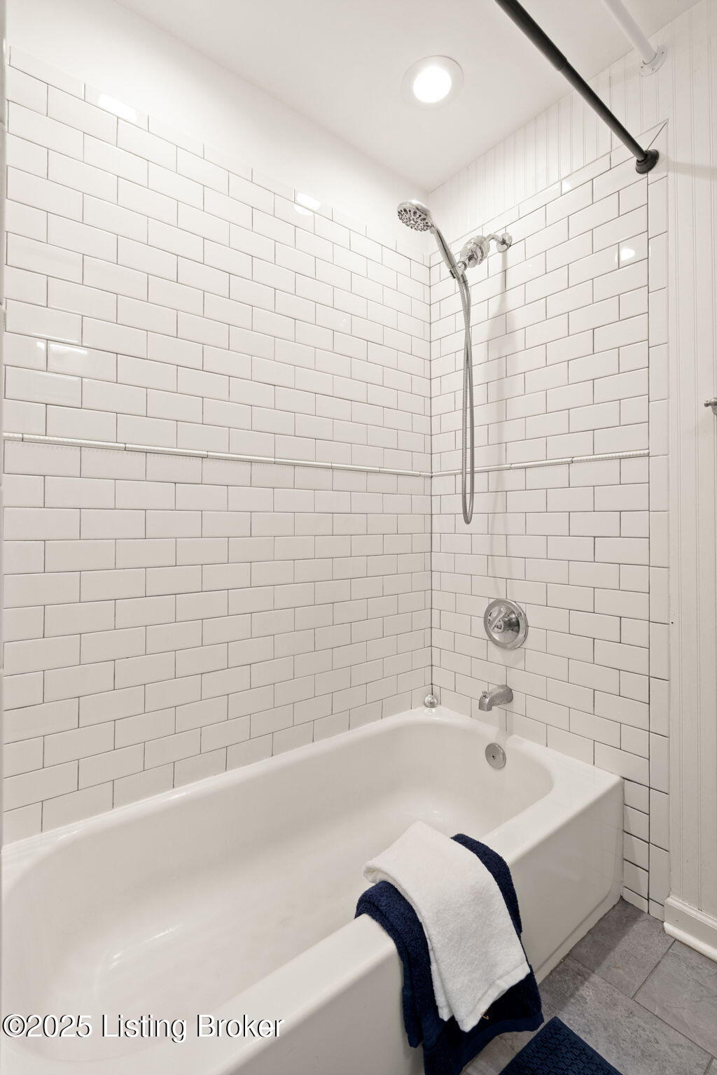 328 Brunswick Road Louisville, KY 40207 - Photo 23 of 33 37-Brunswick-37