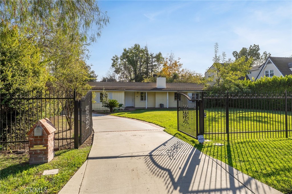 2976 Lombardy Road Pasadena, CA 91107 - Photo 6 of 57