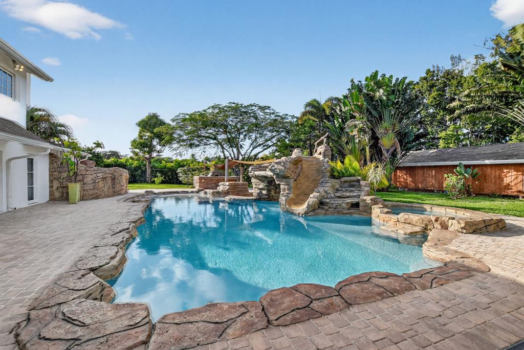 8233 Stagecoach Lane Boca Raton, FL 33496 - Photo 75 of 88 a view of a backyard