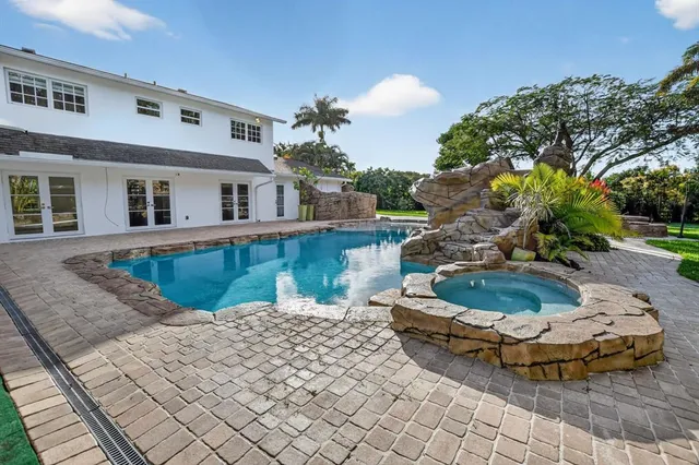 $3,250,000 | 8233 Stagecoach Lane, Boca Raton, FL 33496
