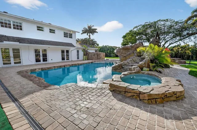 $3,250,000 | 8233 Stagecoach Lane, Boca Raton, FL 33496