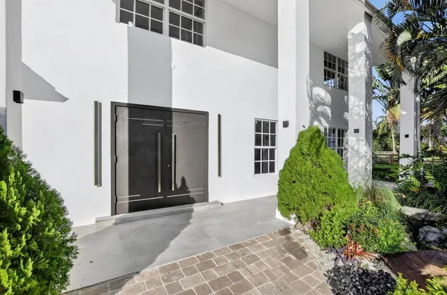 $3,250,000 | 8233 Stagecoach Lane, Boca Raton, FL 33496