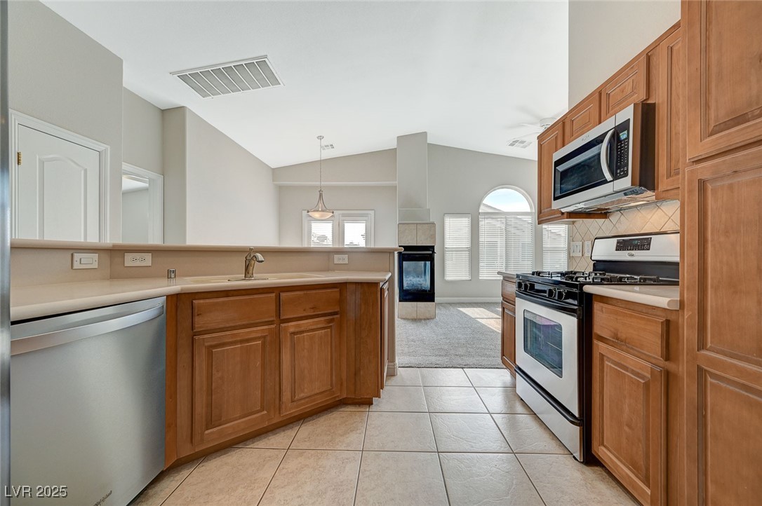 9140 Forest Willow Avenue, Unit 101 Las Vegas, NV 89149 - Photo 18 of 46