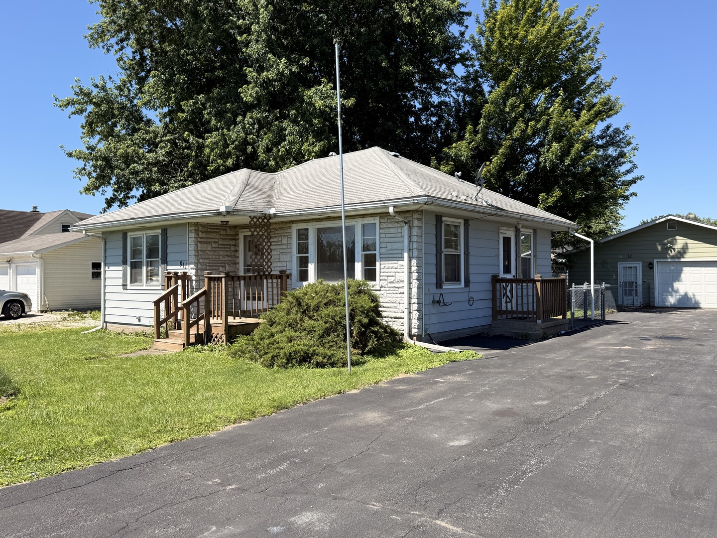 811 1st Street Colona, IL 61241 - Photo 5 of 48