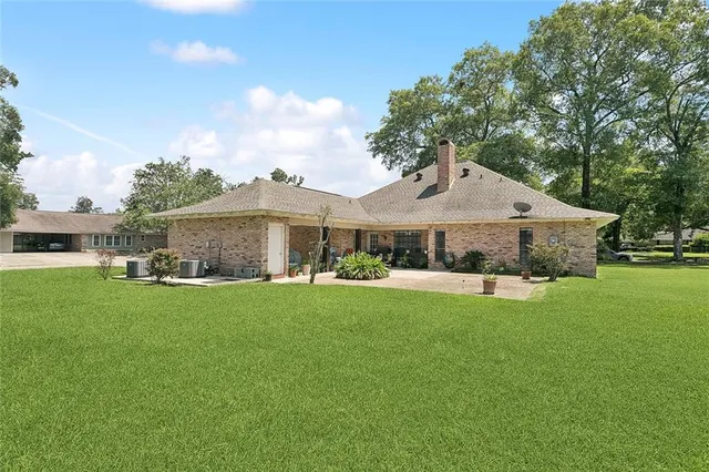 $399,000 | 202 Woodbridge Boulevard, Hammond, LA 70401