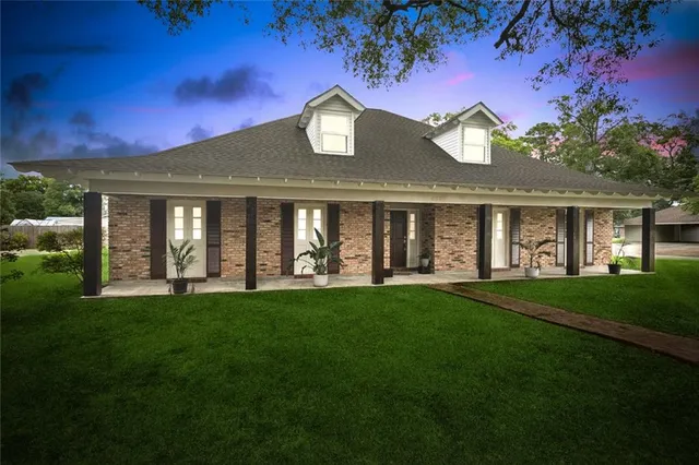 $399,000 | 202 Woodbridge Boulevard, Hammond, LA 70401