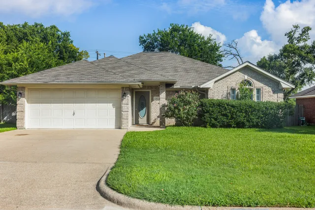 $320,000 | 1303 Skyline Court, College Station, TX 77845