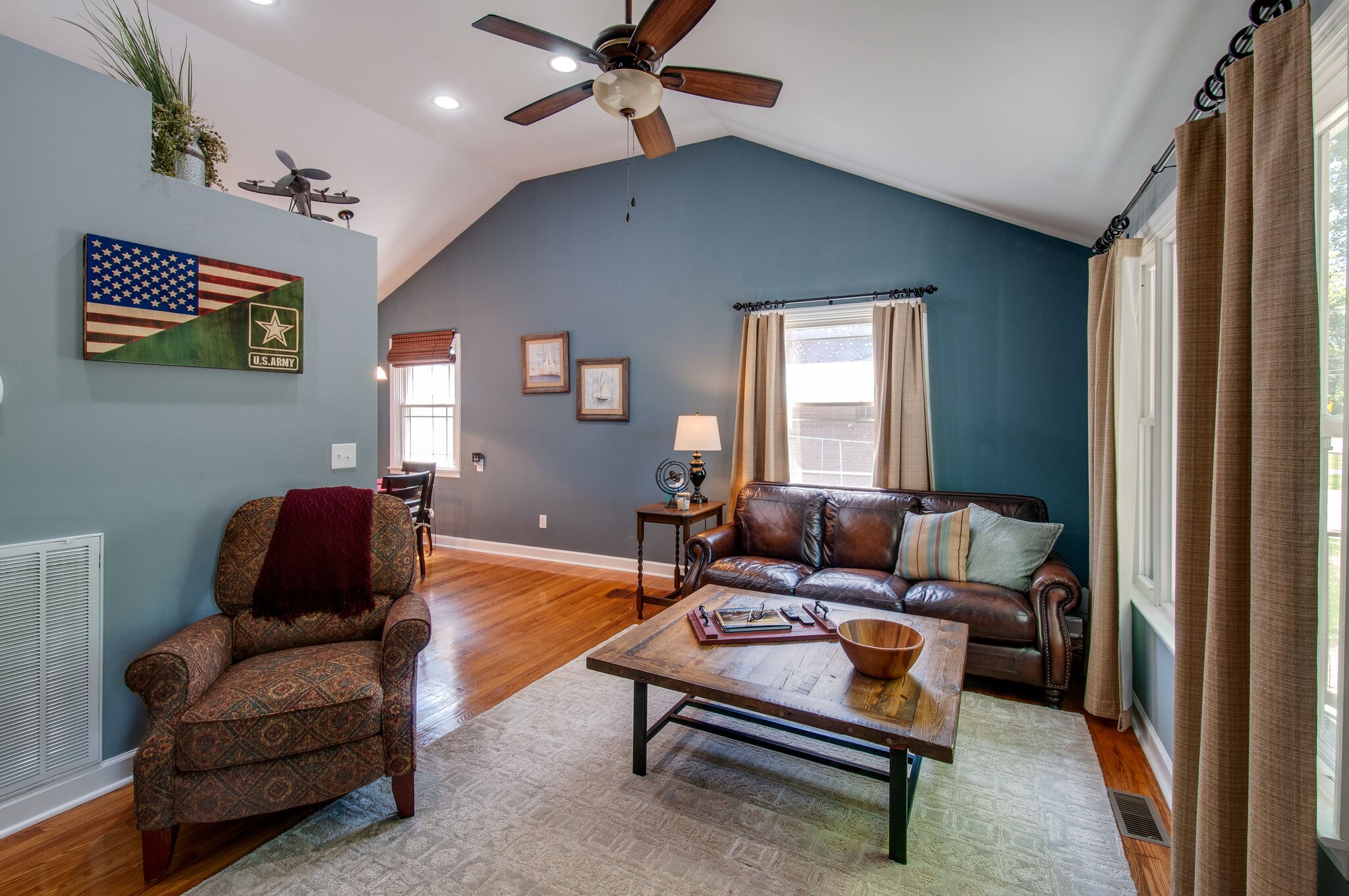 579 Neelys Bend Road Madison, TN 37115 - Photo 5 of 24 a living room with furniture and a window