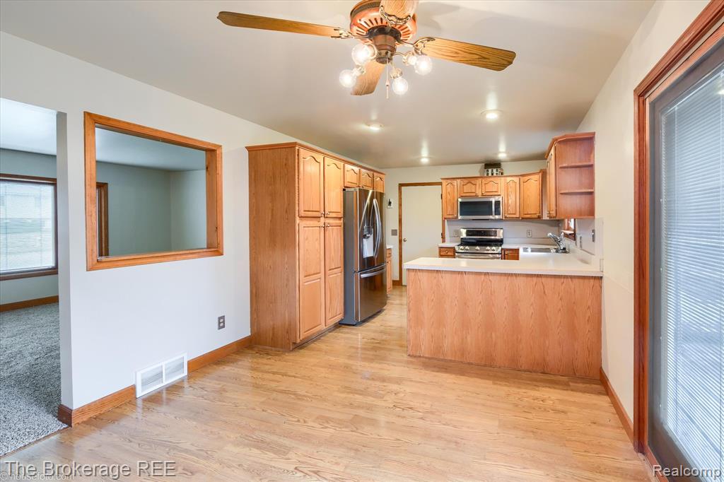 418 Windmill Point Drive Flushing, MI 48433 - Photo 11 of 28