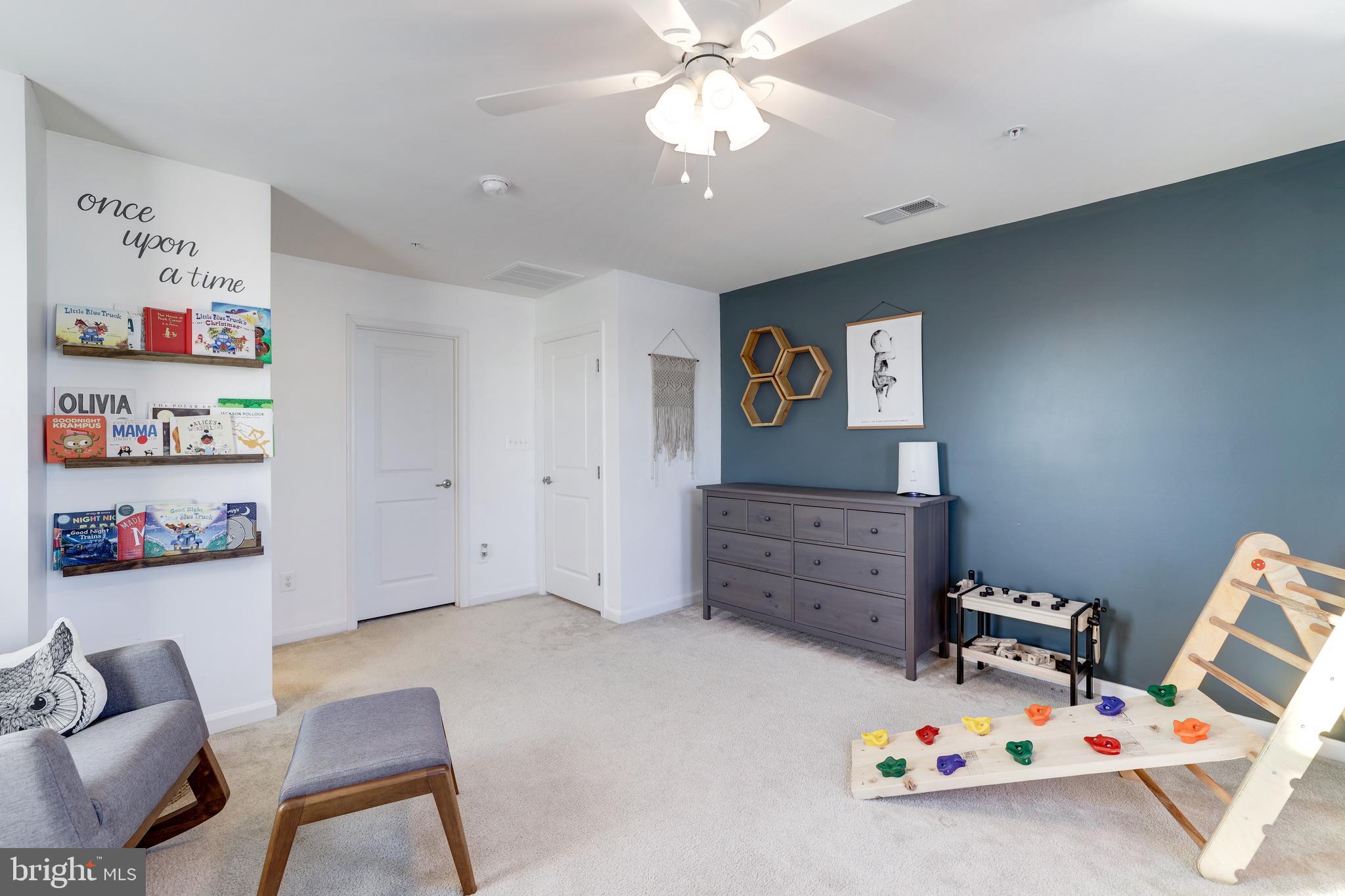 24845 Coats Square Aldie, VA 20105 - Photo 37 of 40 a view of a workspace with furniture