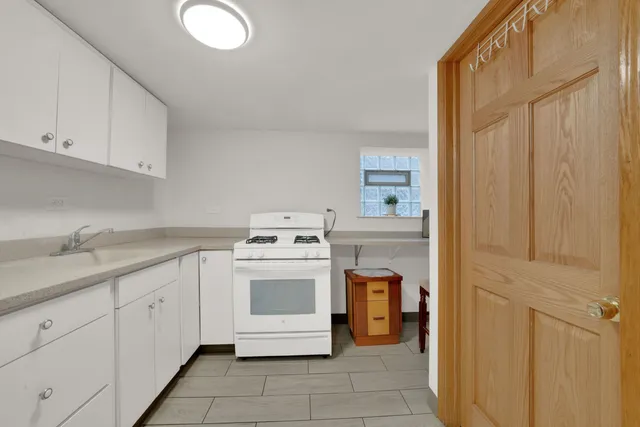 $1,000 | 6238 South Massasoit Avenue, Unit G, Chicago, IL 60638