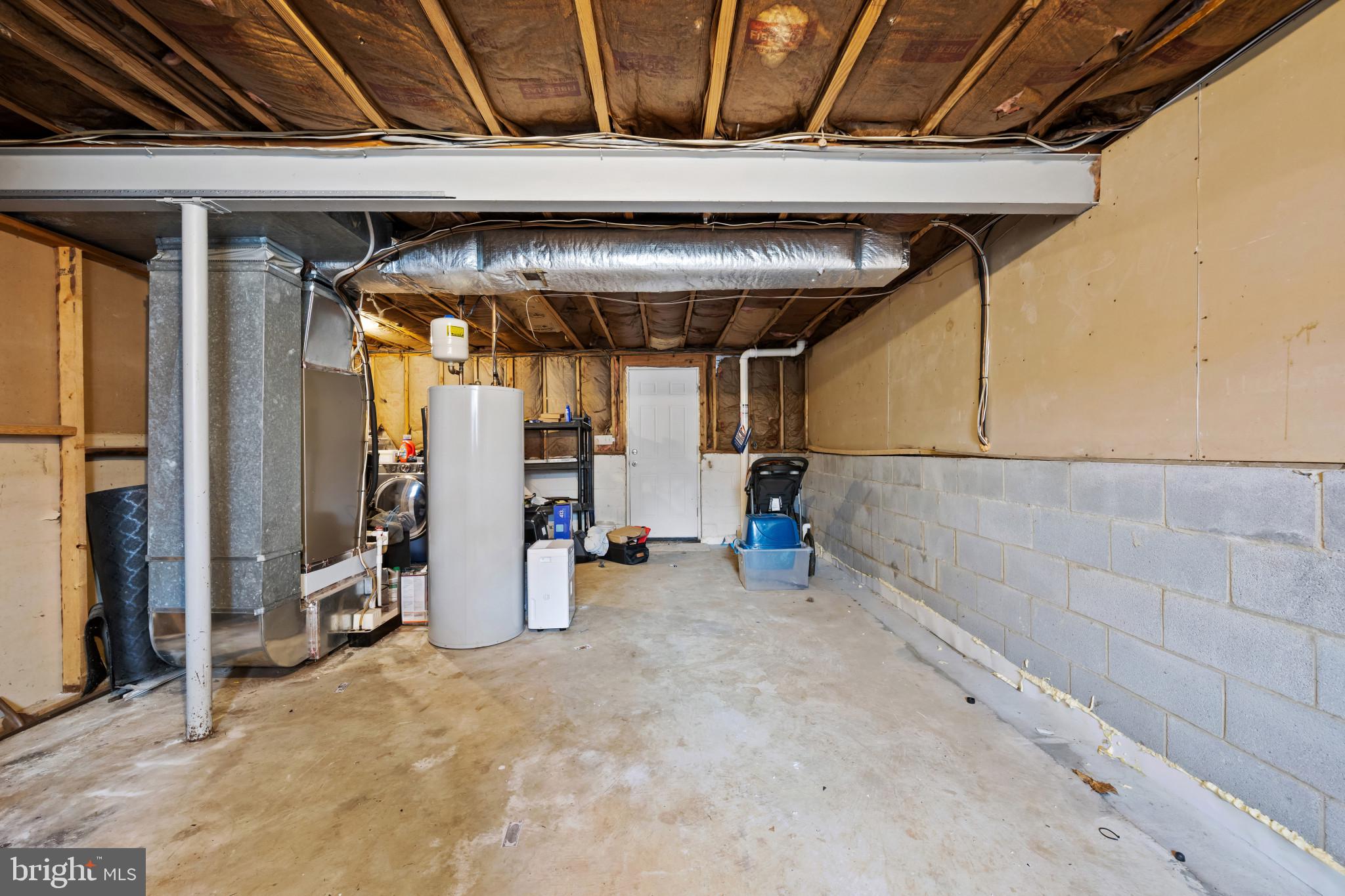 9281 Pigeon Wing Place Columbia, MD 21045 - Photo 42 of 55 a view of empty room