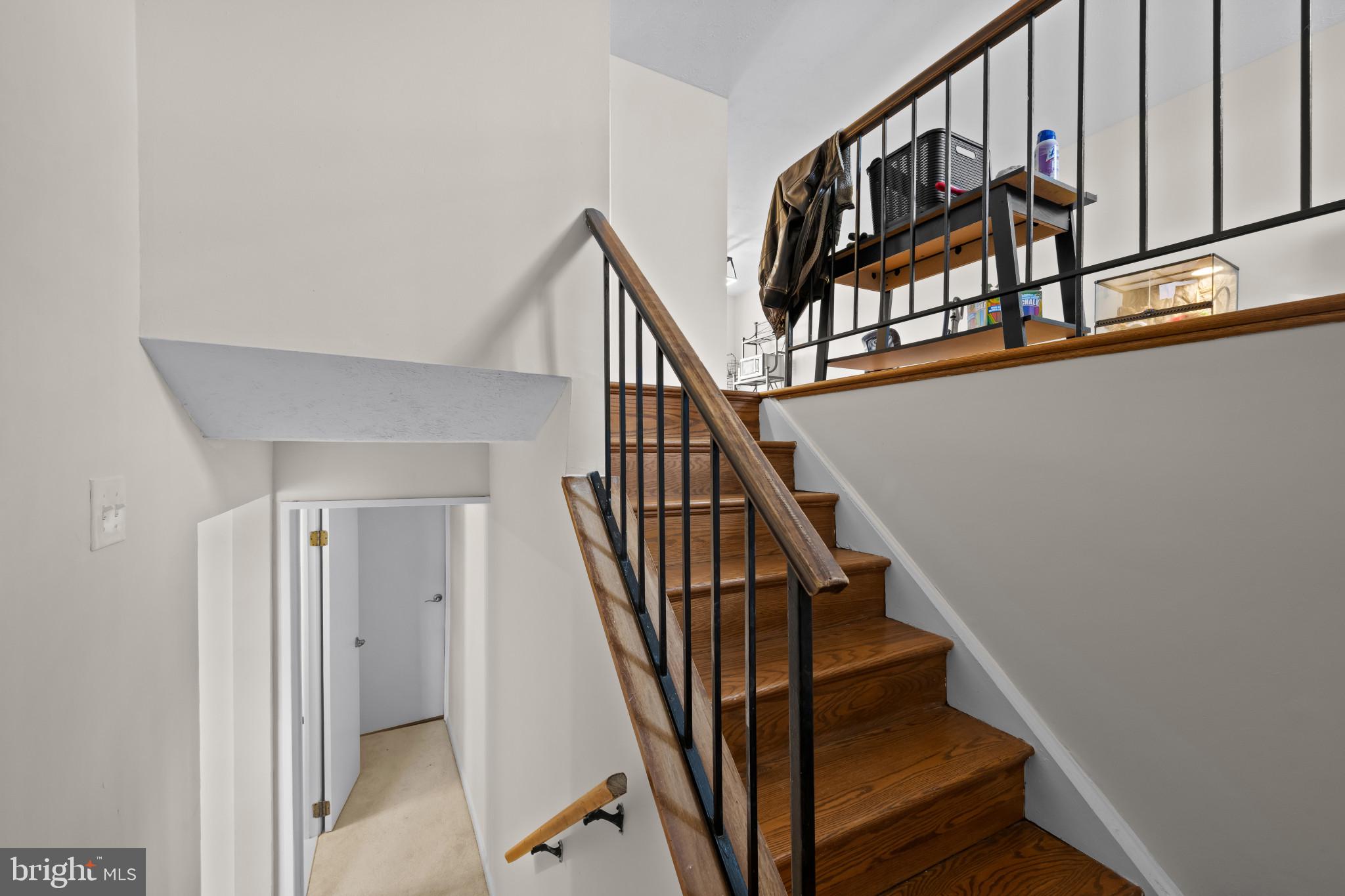 9281 Pigeon Wing Place Columbia, MD 21045 - Photo 8 of 55 a view of entryway