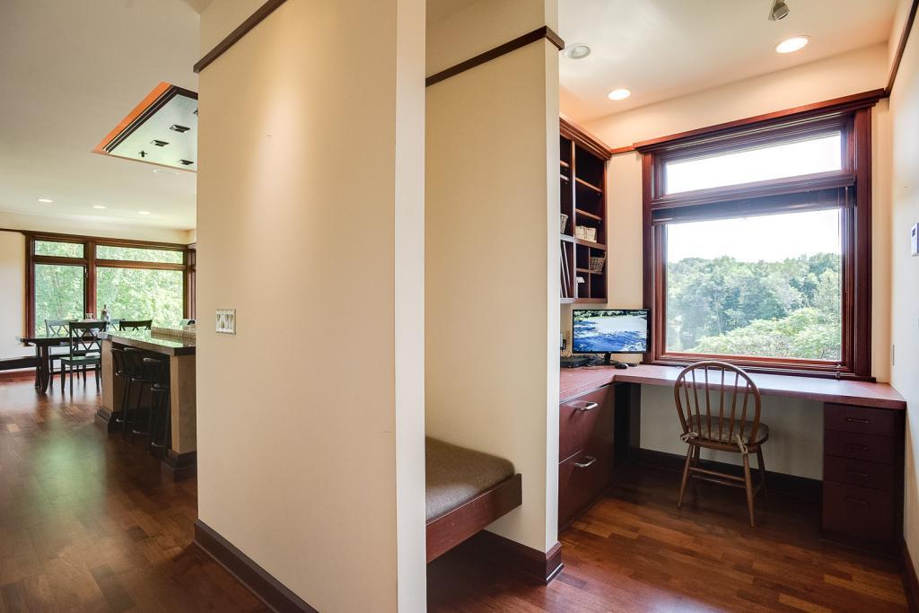 20305 Manor Road Excelsior, MN 55331 - Photo 8 of 36 Gallery Image 8