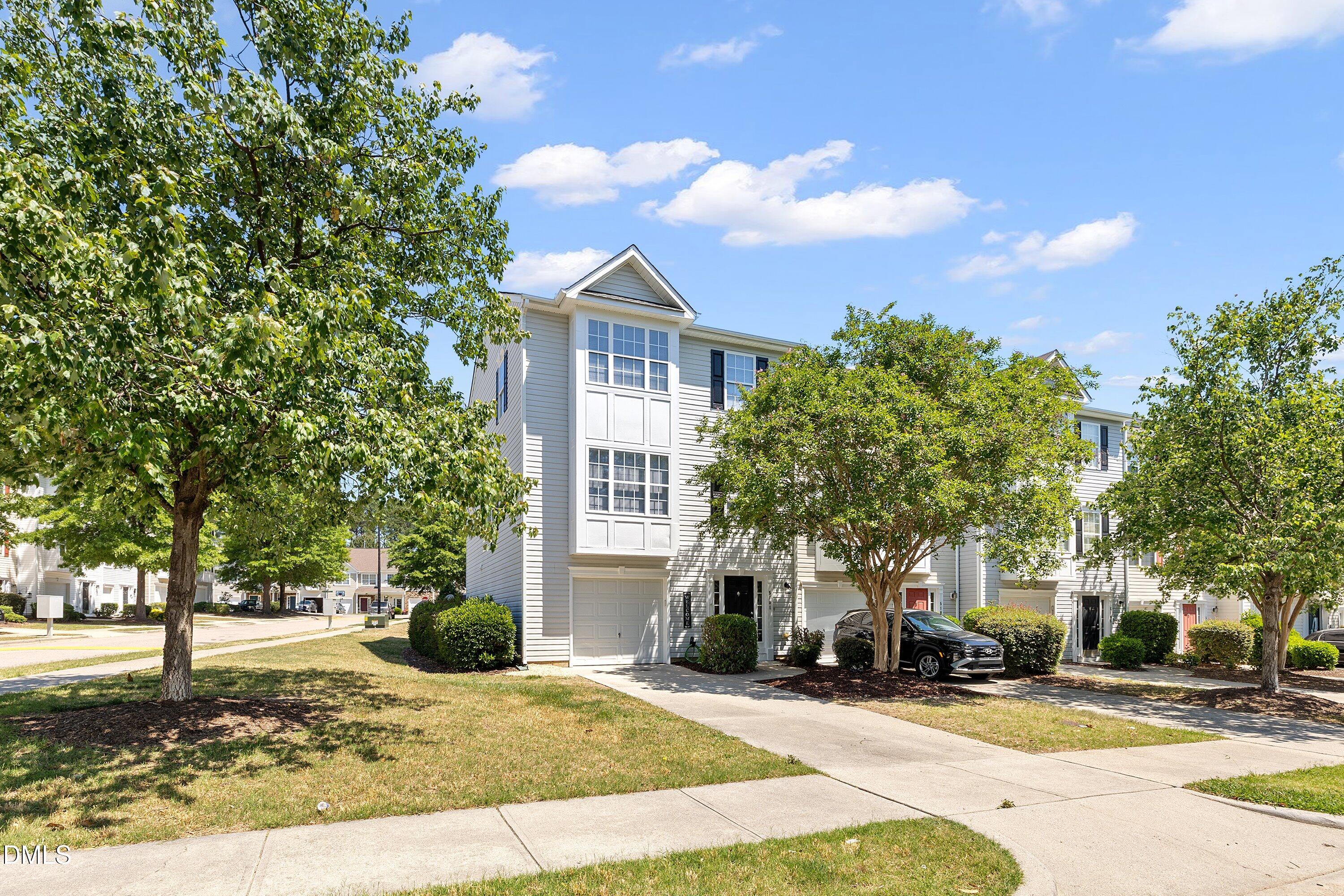 5101 Neuse Commons Lane Raleigh, NC 27616 - Photo 4 of 46 04-5101 Neuse Commons Lane_4803