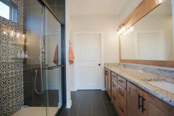 $549,900 | 807 Solomon Drive, Lone Jack, MO 64086