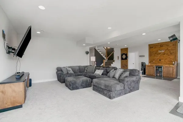 $549,900 | 807 Solomon Drive, Lone Jack, MO 64086