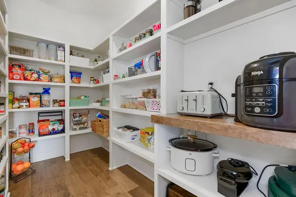 $549,900 | 807 Solomon Drive, Lone Jack, MO 64086