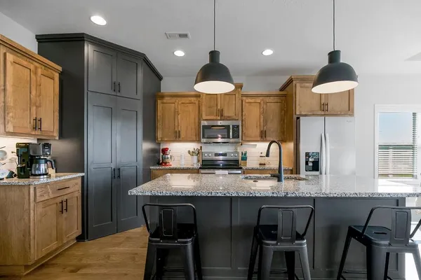 $549,900 | 807 Solomon Drive, Lone Jack, MO 64086