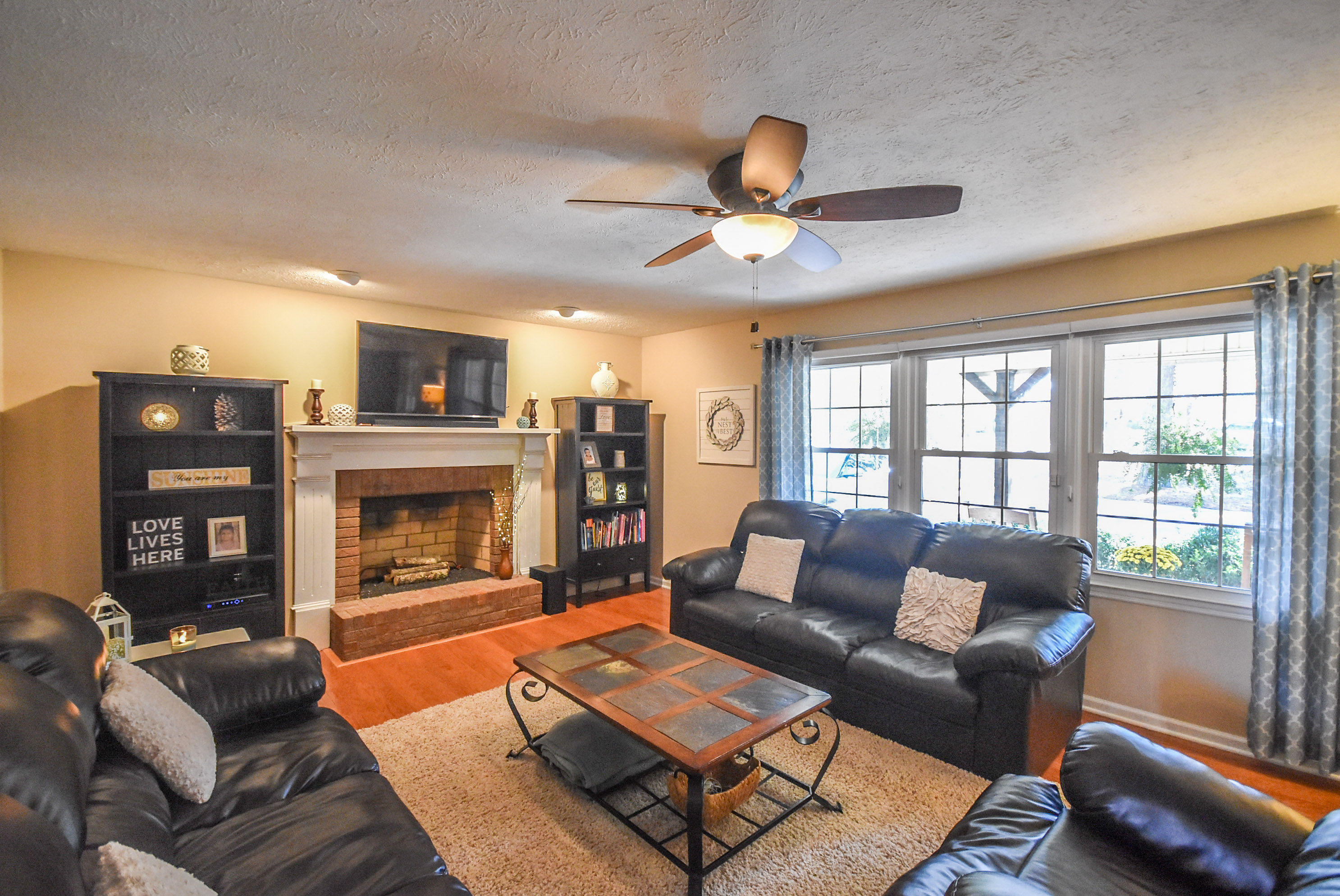 1220 Rays Bridge Road Whispering Pines, NC 28327 - Photo 7 of 31 13LivingRoom