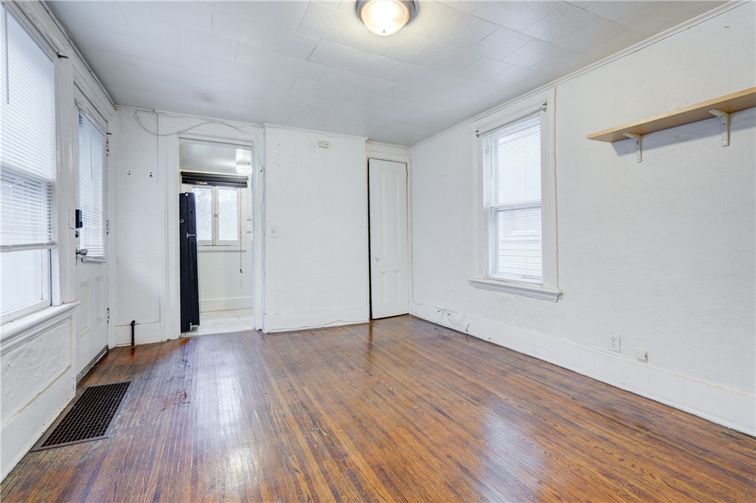 8 Rowley Street, Unit 4 Rochester, NY 14607 - Photo 8 of 19 Gallery Image 8