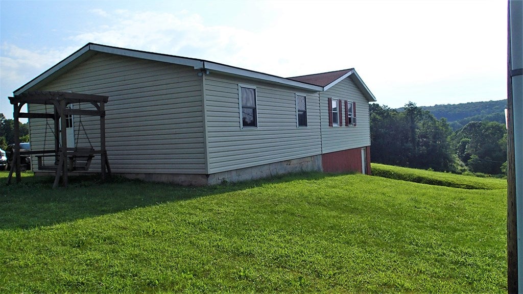21004 Shore Valley Road Three Springs, PA 17264 - Photo 4 of 48 Gallery Image 4