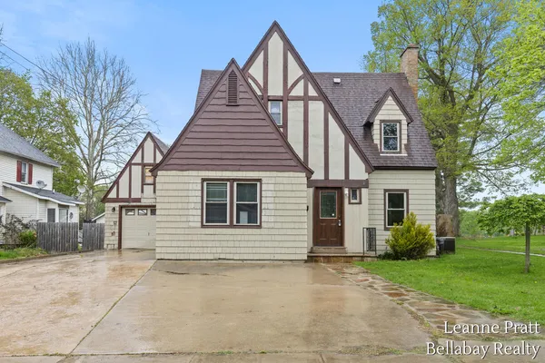 $225,000 | 629 South Jefferson Street, Hastings, MI 49058