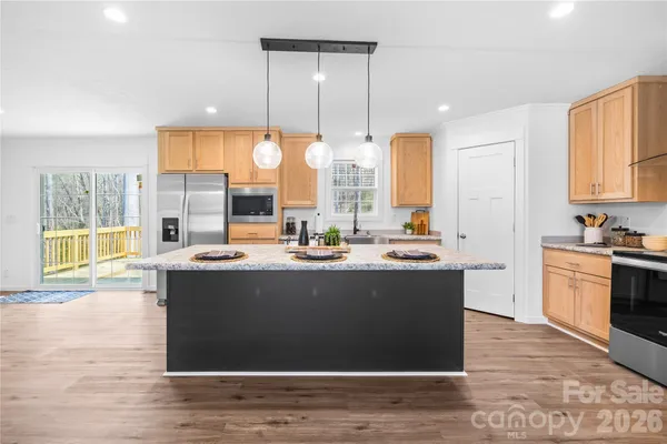 $394,000 | 7822 Stillwater Drive, Sherrills Ford, NC 28673
