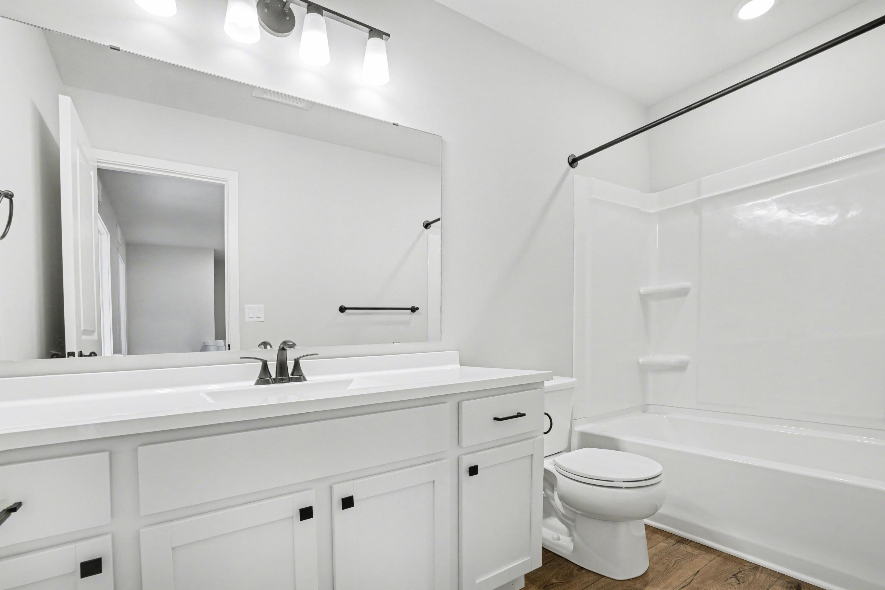 58427 Swenson Street Mattawan, MI 49071 - Photo 17 of 27 16 DFE066-9.0 i1880-Bath