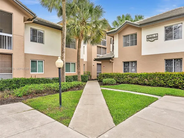 $1,735 | 9777 Westview Drive, Unit 1114, Coral Springs, FL 33076