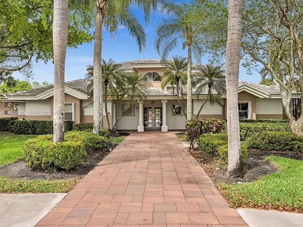 $1,735 | 9777 Westview Drive, Unit 1114, Coral Springs, FL 33076